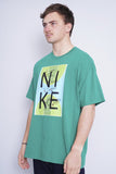 Polera Print verde the nike tee Talla XL 2