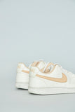 Zapatilla casual  beige nike talla 39 809