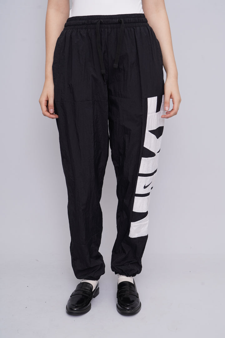 Buzo/Legging Negro Nike Talla M – Nostalgic - Main Image