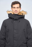 Parka casual  negro guess talla M 551