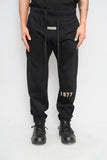 Buzo/Legging Negro Essentials Talla L Image 0