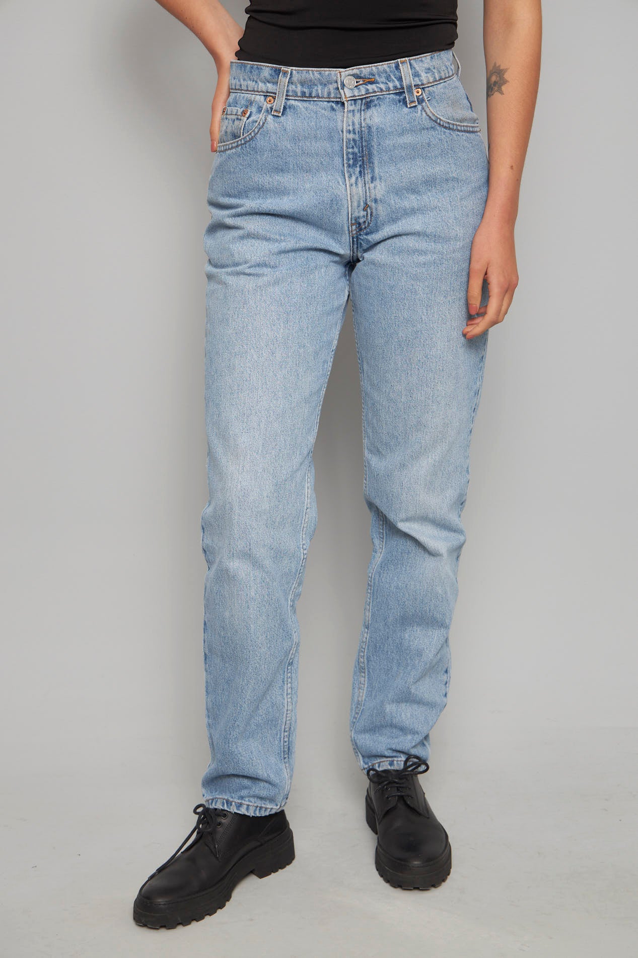 Jeans casual  azul levis talla 40 876