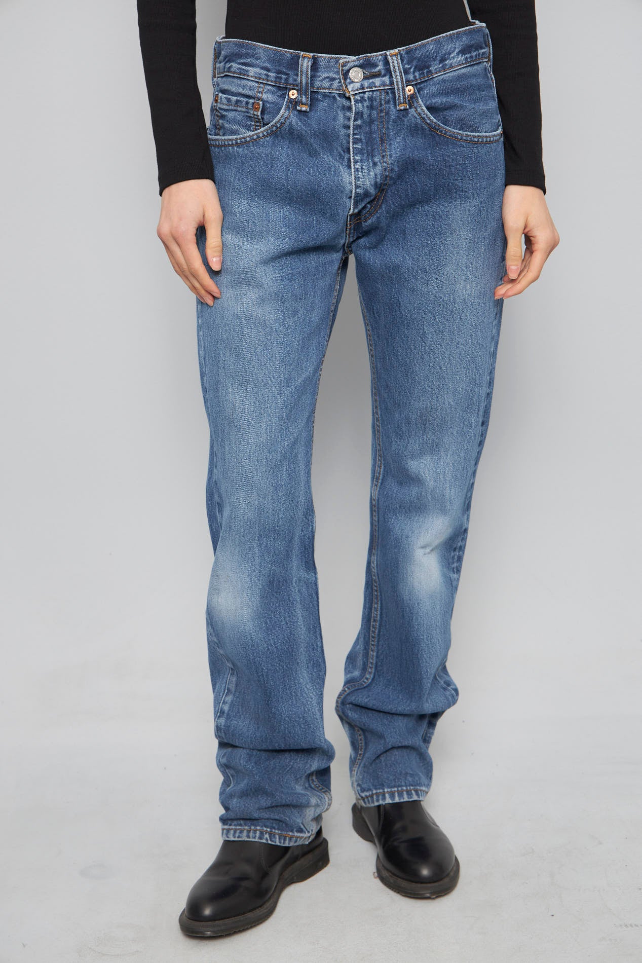 Jeans casual  azul levis talla 40 656