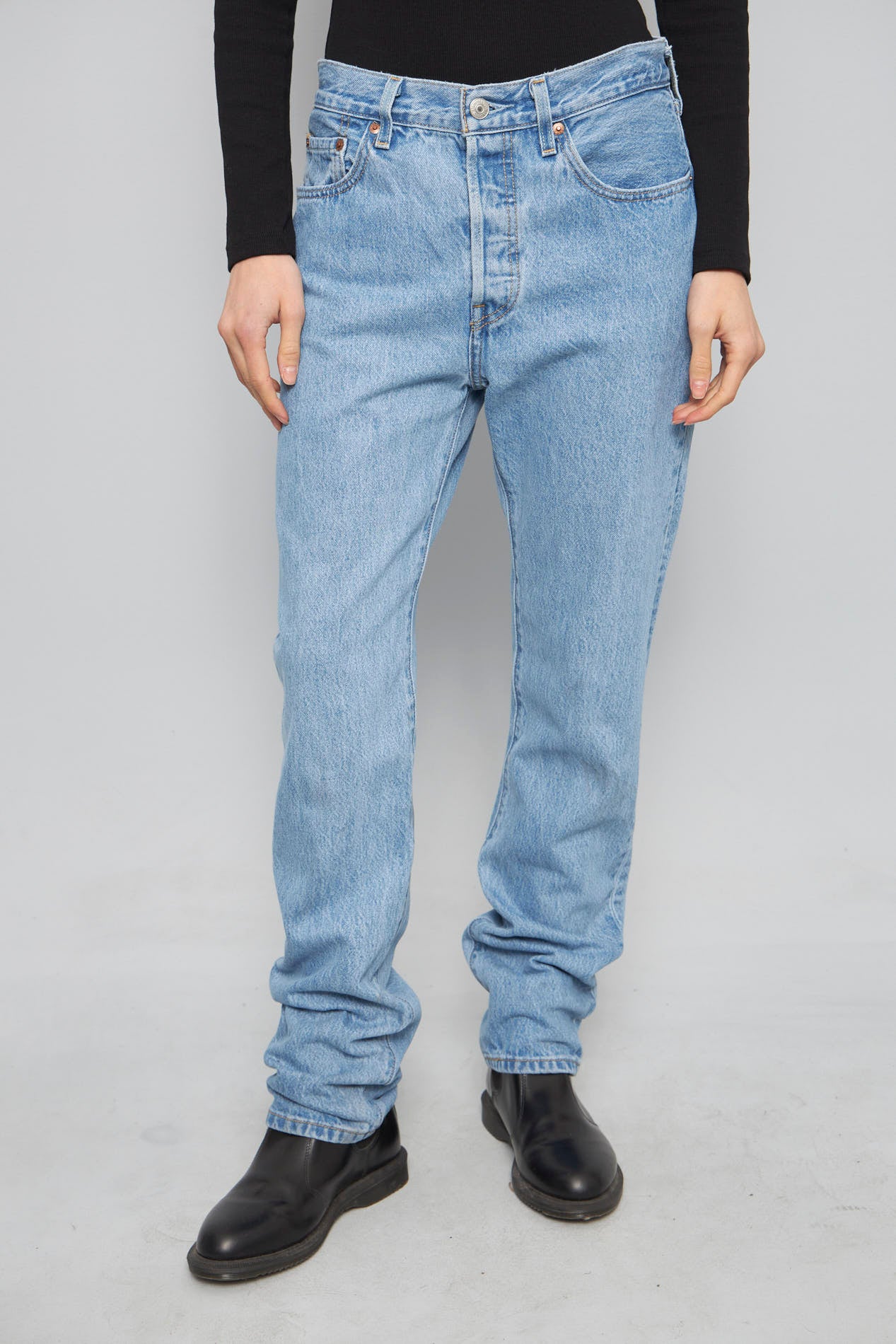 Jeans casual  azul levis talla 40 660