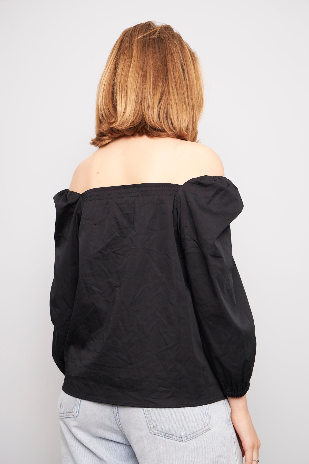 Blusa casual  negro elizabethandjames talla M 763